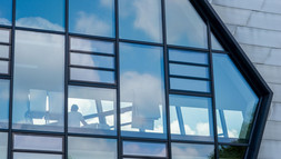 Zentralgebäudefenster