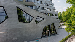 Aufnahme in Studienstipendien-Programm der Deloitte-Stiftung