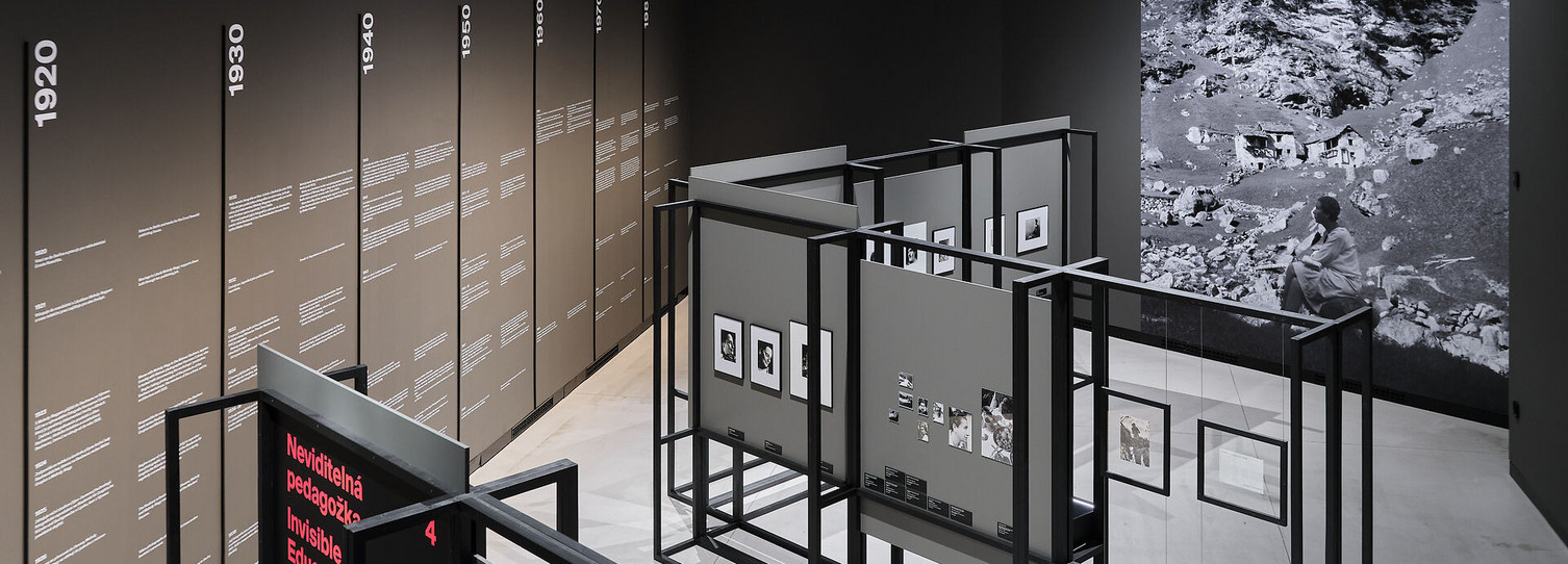 Lucia Moholy: Exposures, Kunsthalle Praha, installation shot (detail)