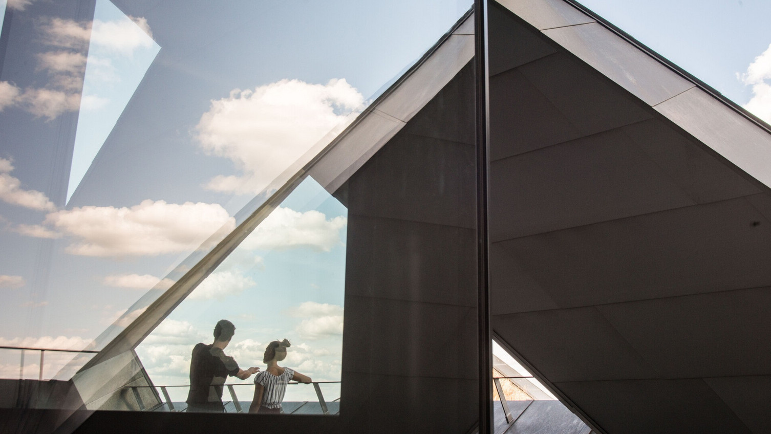 The Digital Transformation Lab sees itself as an interaction space where, in the spirit of Hörl's plea, "answers to disruption are to be found".