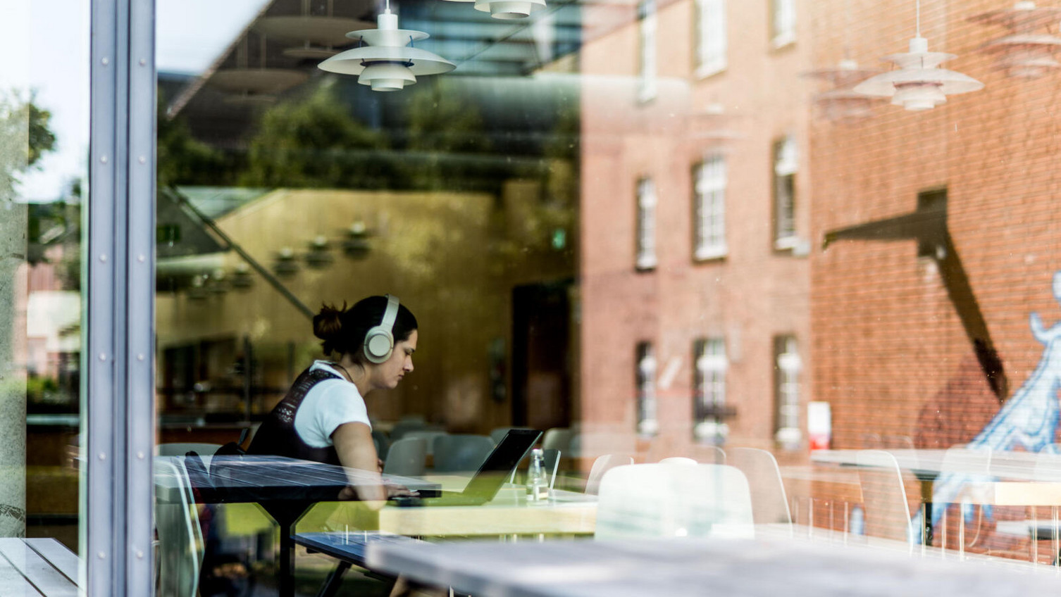 Leuphana Studentin in der Mensa