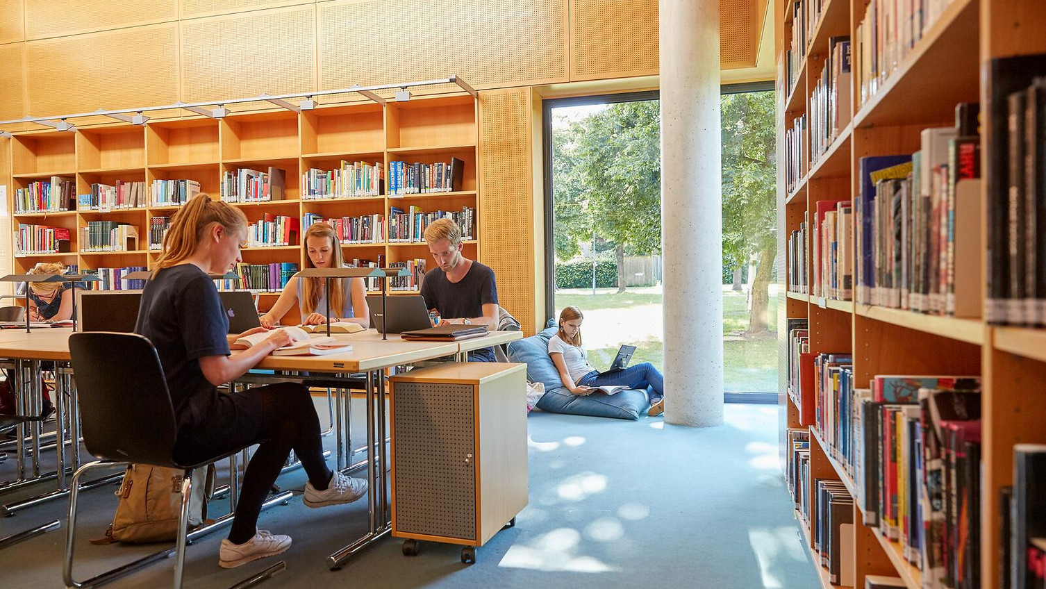 Innenansicht Bibliothek_6