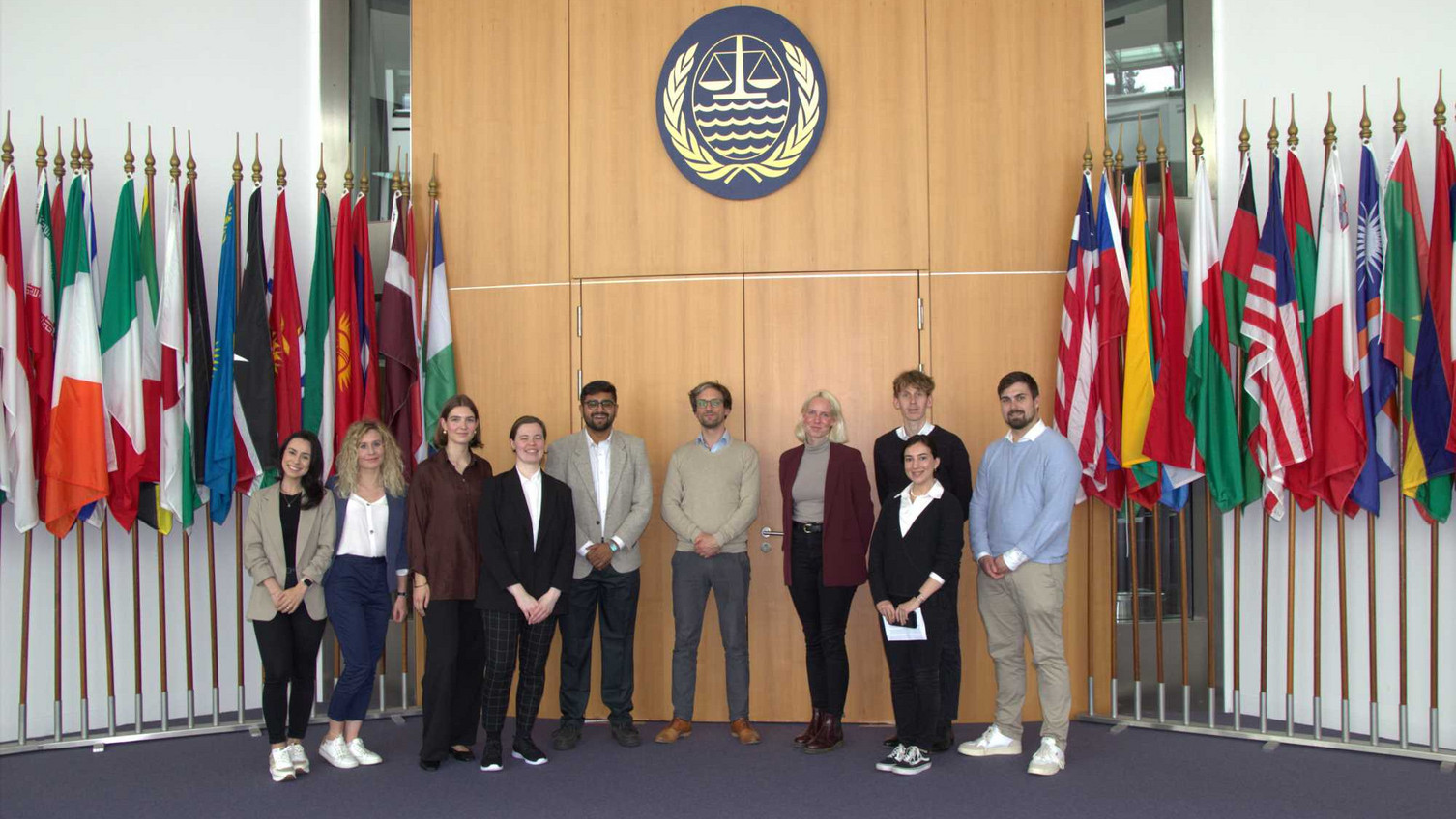 Prof. Dr. Valentin Schatz mit den Fellows