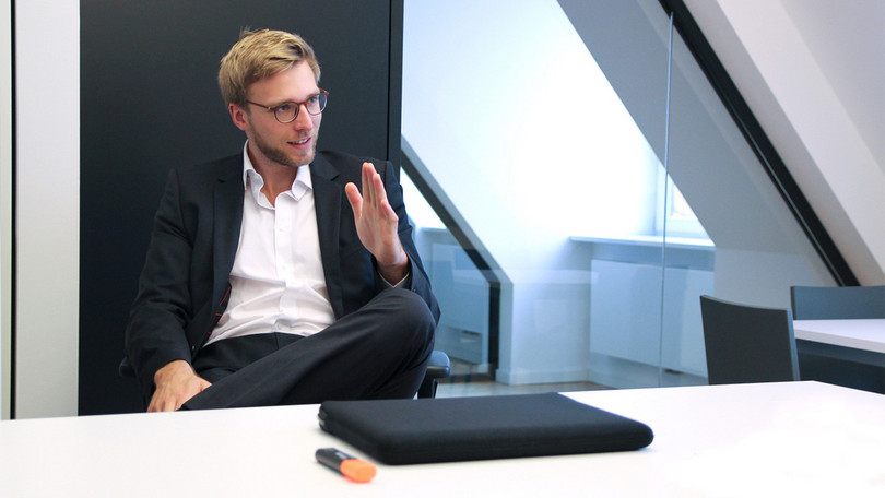 Dr. Jannik Gerwansk speaking in an interview