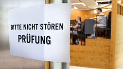 Keyvisual zum Tag der Lehre "Prüfen - Kulturen im Wandel"