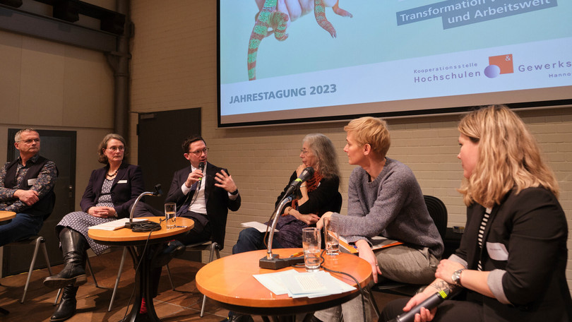 Panel discussion with Minister Falko Mohrs and staff councillor Dorothea Steffen