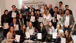Die TeilnehmerInnen der Graduiertenfeier 2023