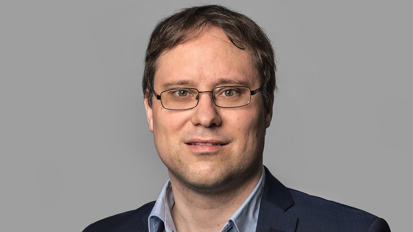 Dr. Lars Holstenkamp