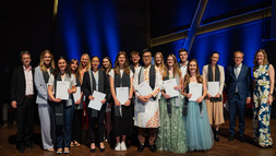 Absolvent*innen mit herausragenden Leistungen Graduiertenfeier Juni 24