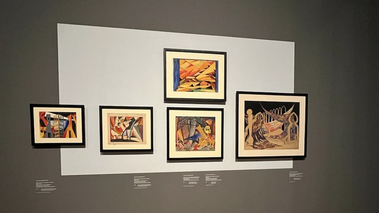 Ausstellungsansicht „Avantgarde in Georgien 1900-1936“, Brüssel