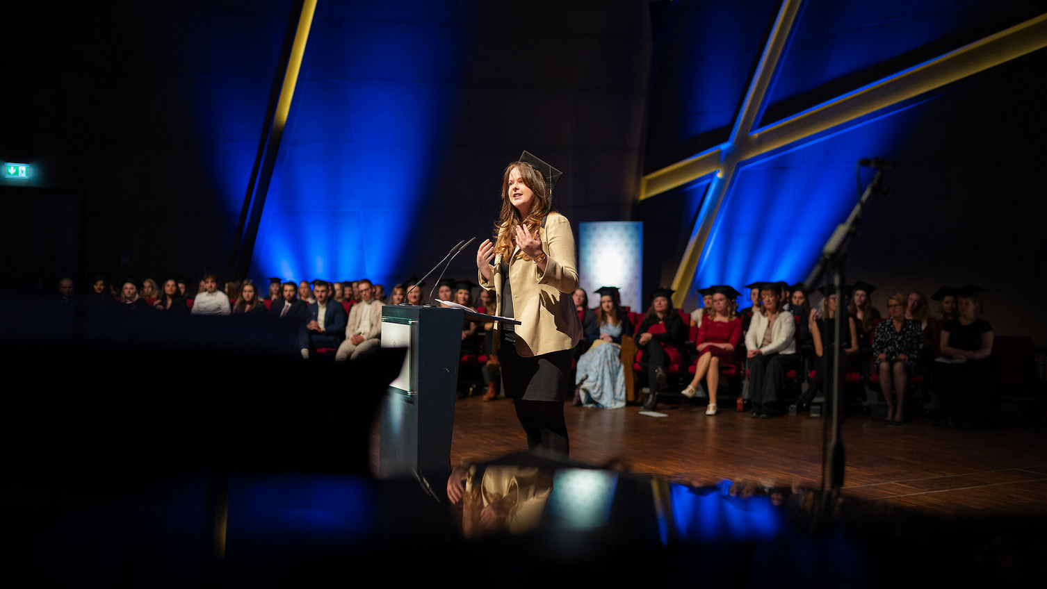 Studentische Rednerin Larissa Schikarski