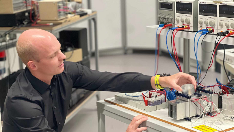 Research topic: Low-energy fixation of delicate workpieces using ice