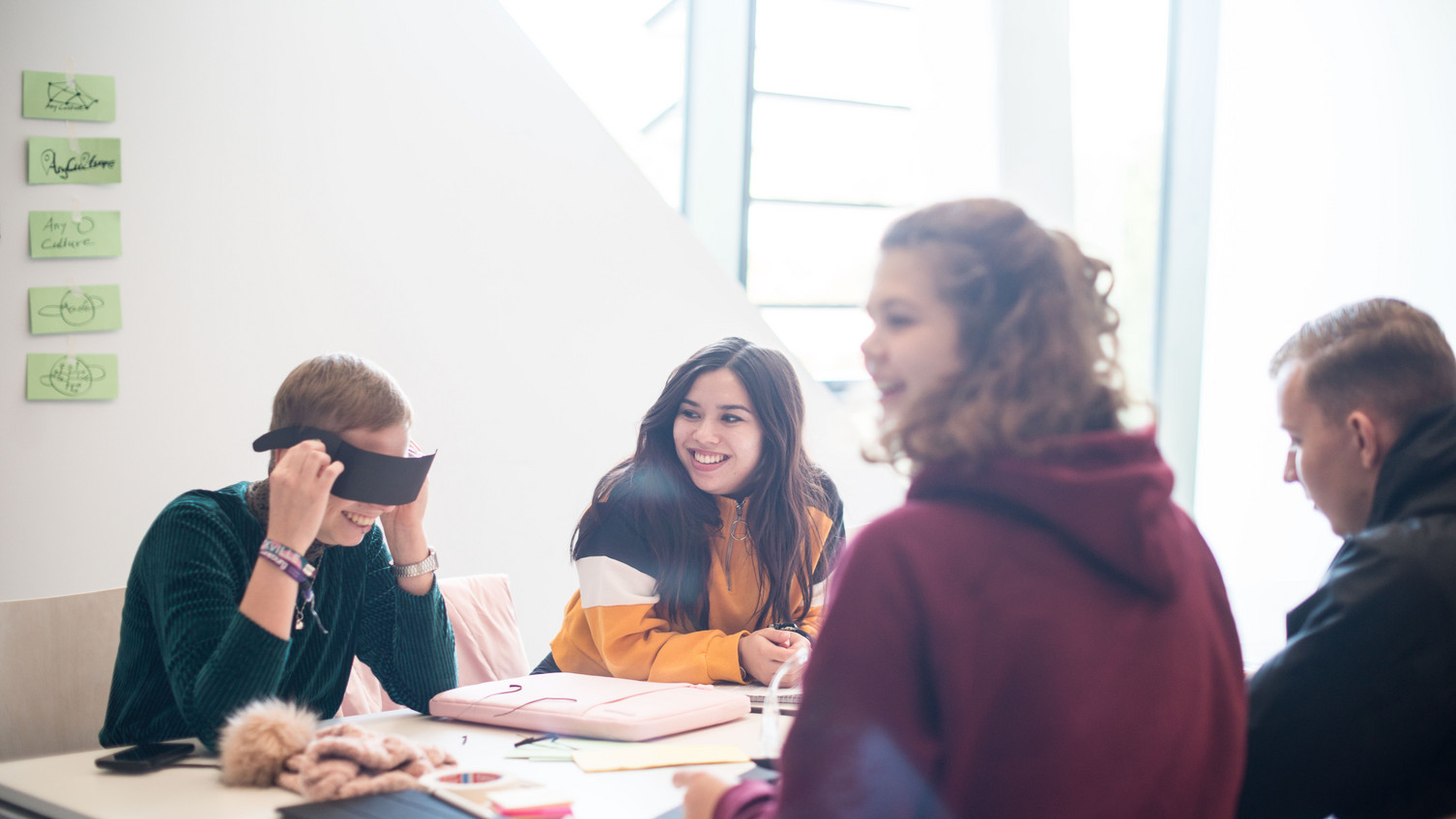 Studierende in einer Gruppenarbeit