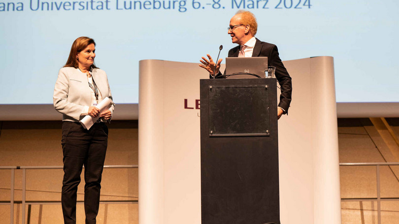 Ann-Kristin Achleitner und Leuphana Präsident Sascha Spoun