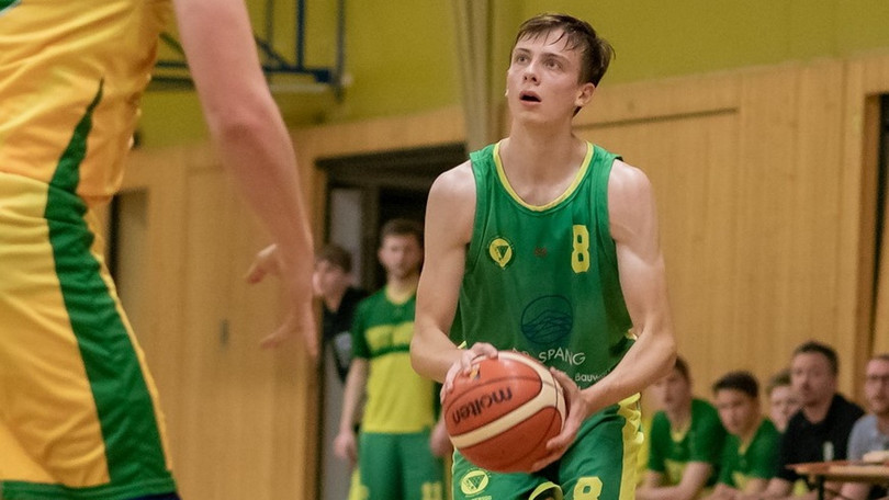 Luis ist aktiv im Studium und Basketball