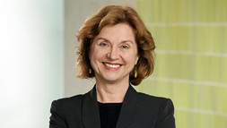 Ehrenpromotion 2024 an Prof. Dr. Dr. Elke Weber