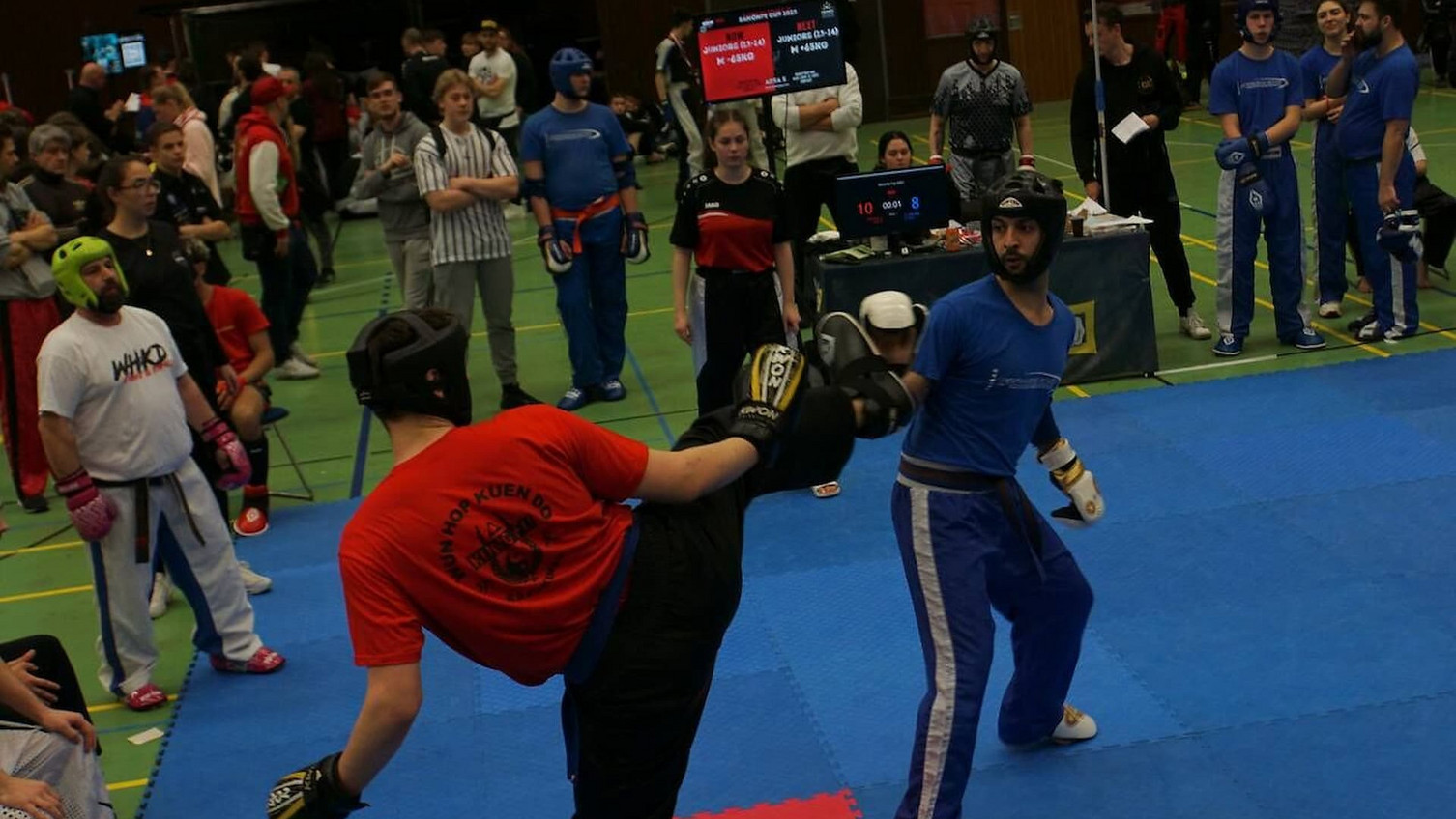 Lasse Bo Leuers (left) at the competition // Image: Paul Kistner