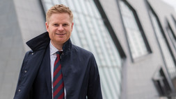 New at Leuphana: Prof. Dr. Till Patrik Holterhus, MLE., LL.M. (Yale) - "Energy as a Weapon".